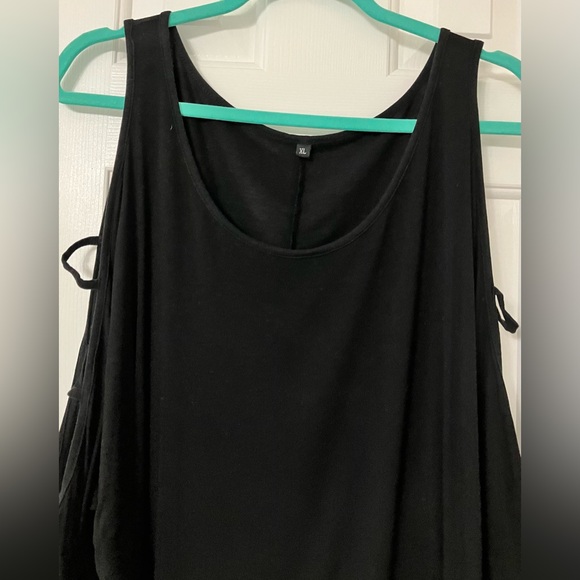 Women’s Black Cold Shoulder Top Size XL. Stretch very attractive unique design - Picture 2 of 16